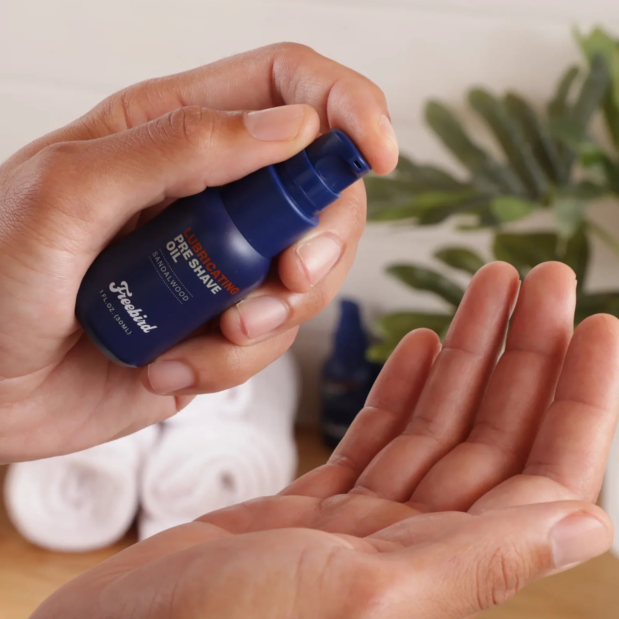 Lubricating Pre Shave Oil - View 5
